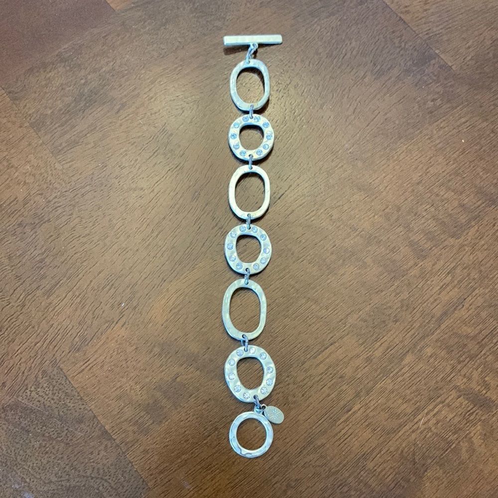 Gold toggle bracelet Length 7”